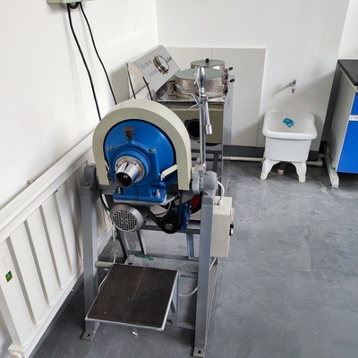 Máquina de moagem de laboratório para uso na metalurgia