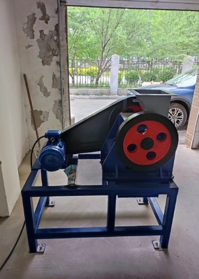 Britador de mandíbulas de laboratório tipo MPE compacto selado 45 kg/h máquina